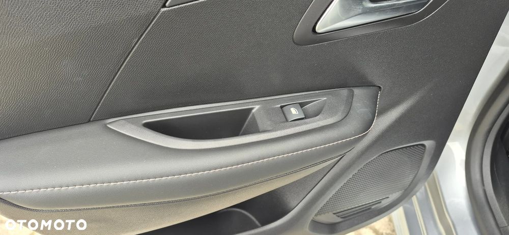 Peugeot 208 1.2 PureTech Allure S&S EAT8 - 22