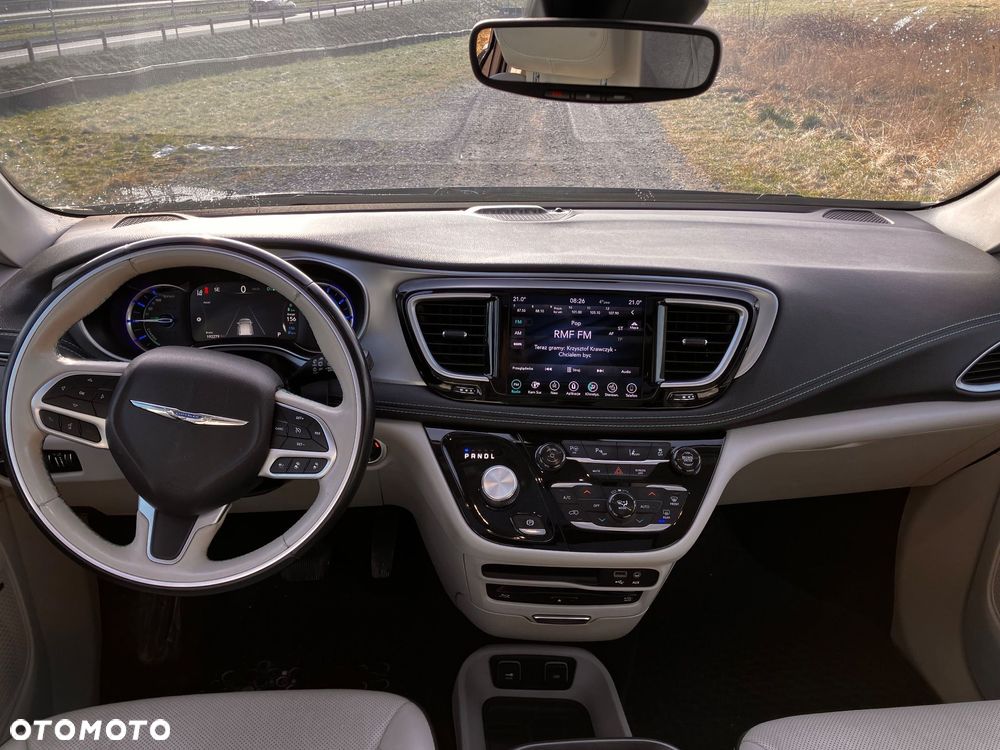 Chrysler Pacifica - 12