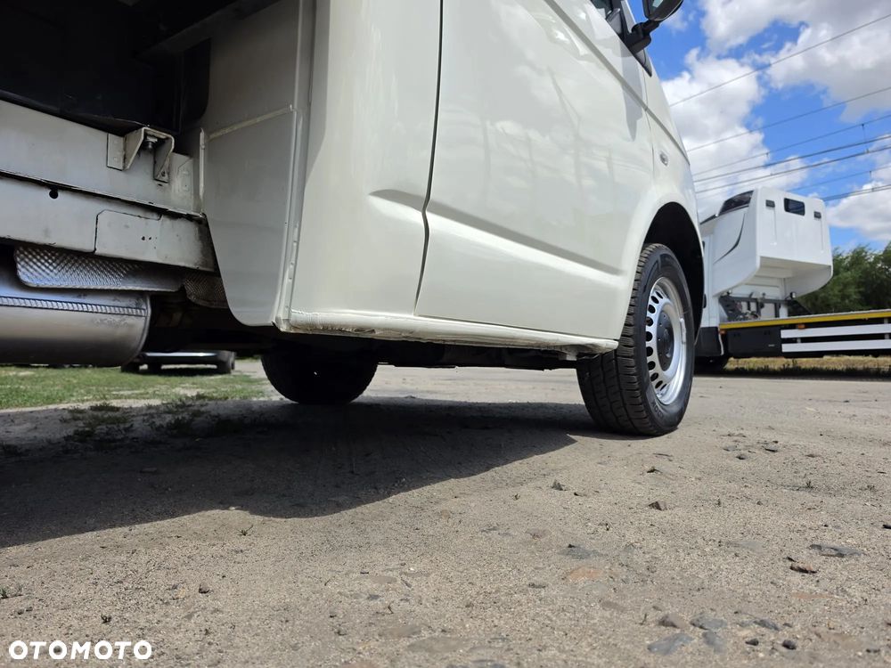 Volkswagen TRANSPORTER T5 - 16
