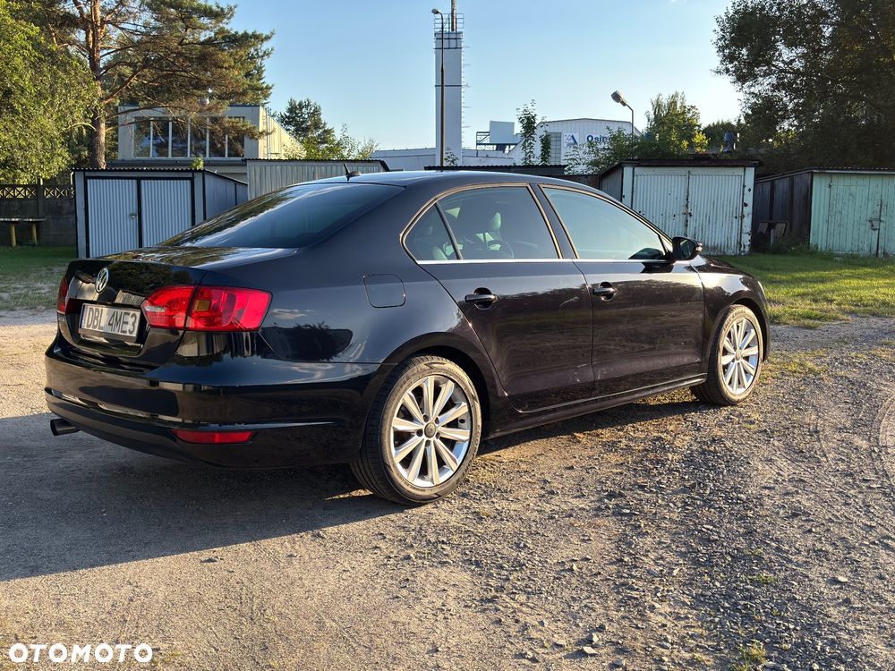 Volkswagen Jetta 2.0 TSI Highline - 3