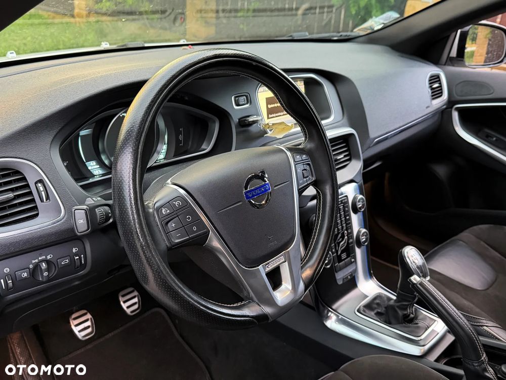 Volvo V40 D2 R Design - 5