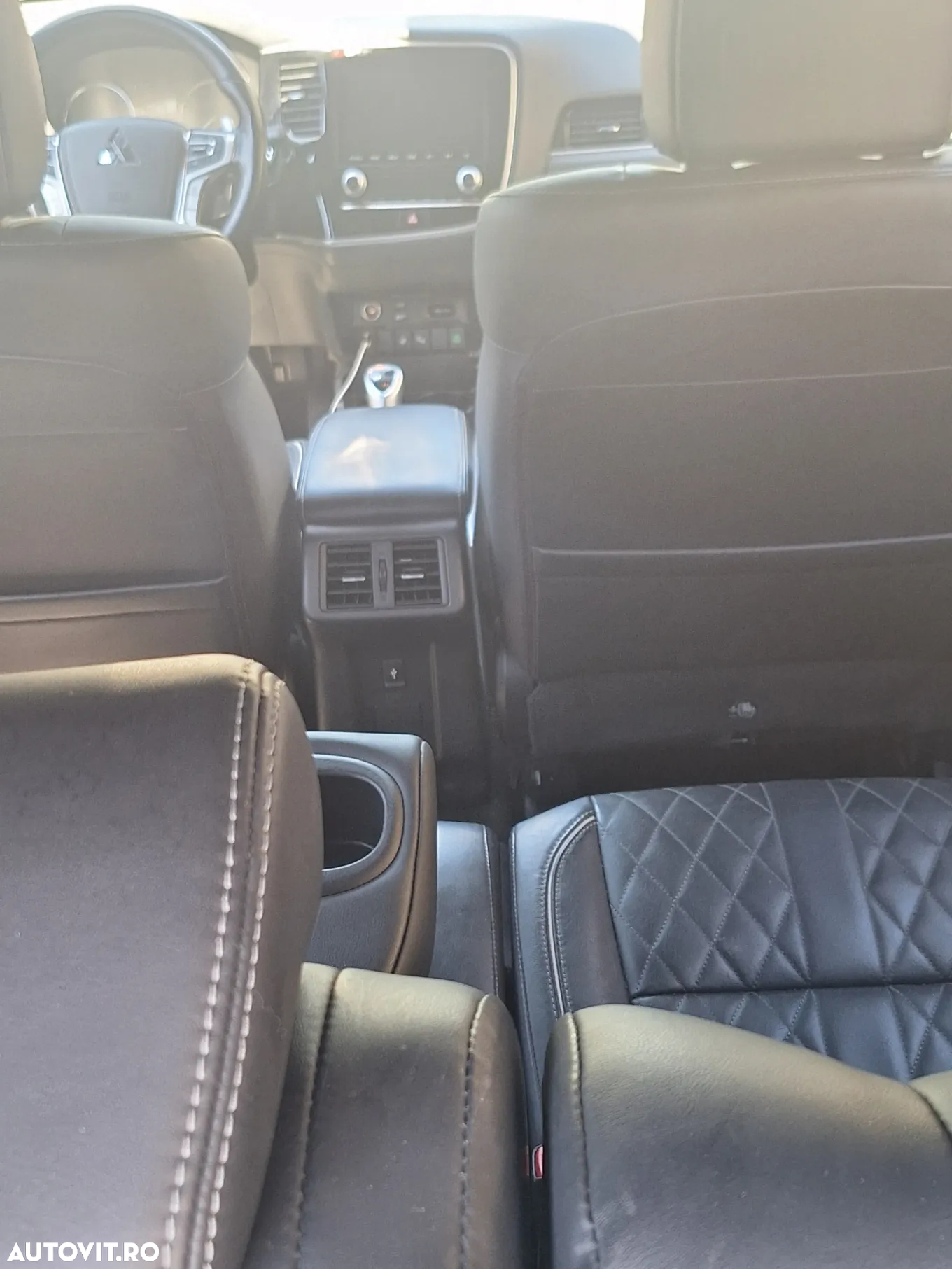 Mitsubishi Outlander 2.4 4WD Plug-In Hybrid Top - 21