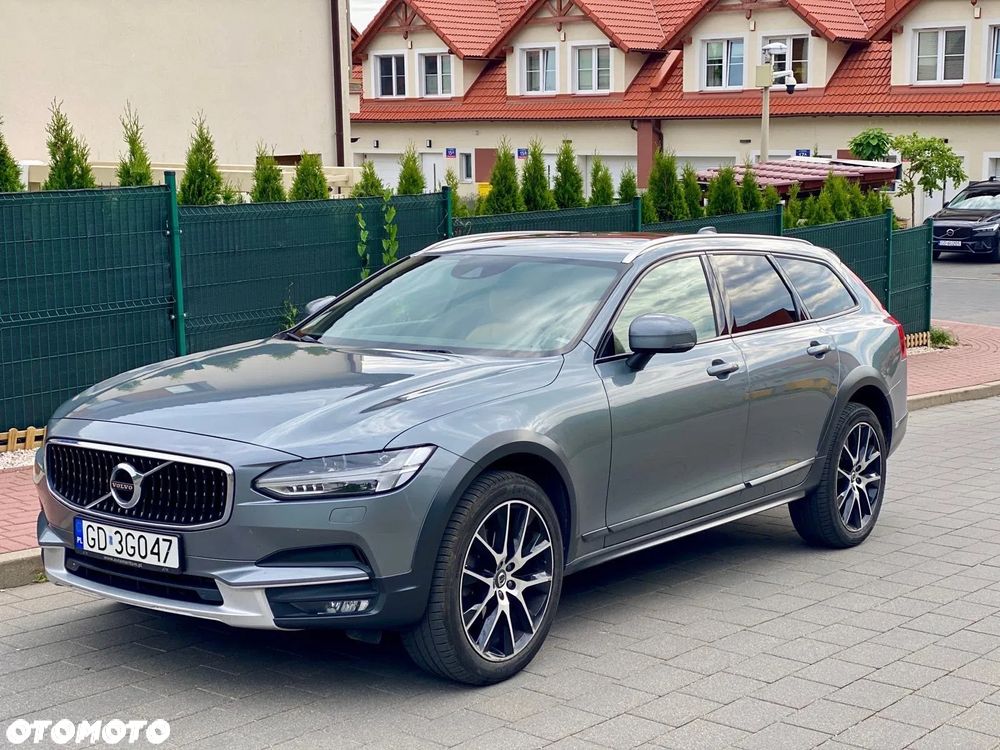 Volvo V90 Cross Country T5 AWD Pro - 1