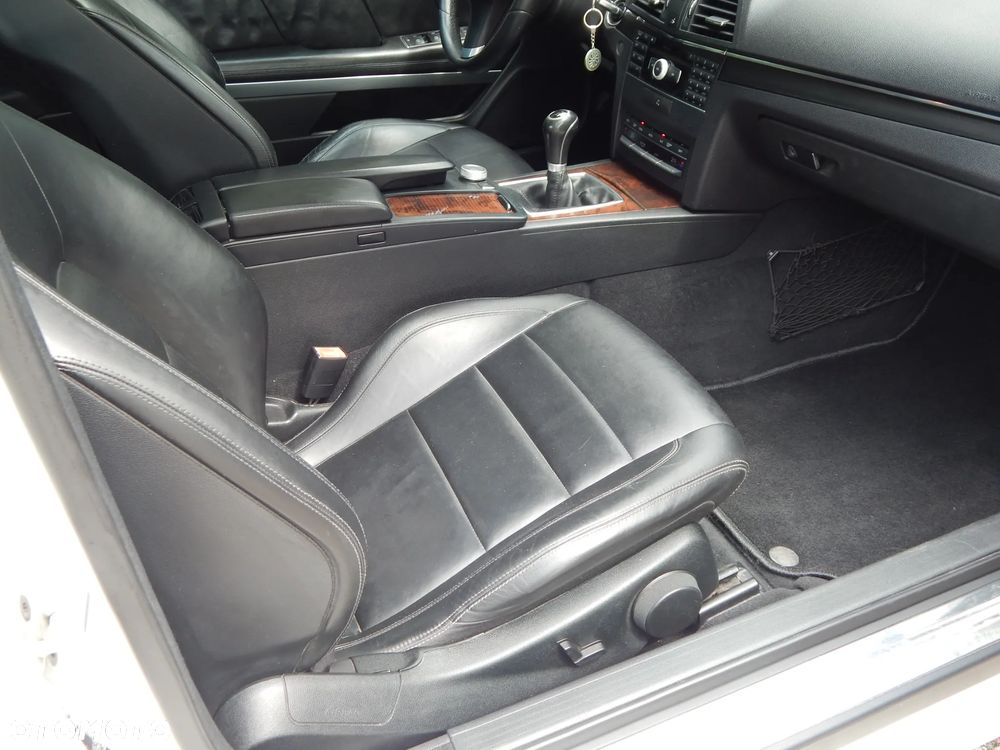 Mercedes-Benz Klasa E 220 CDI BlueEff - 17