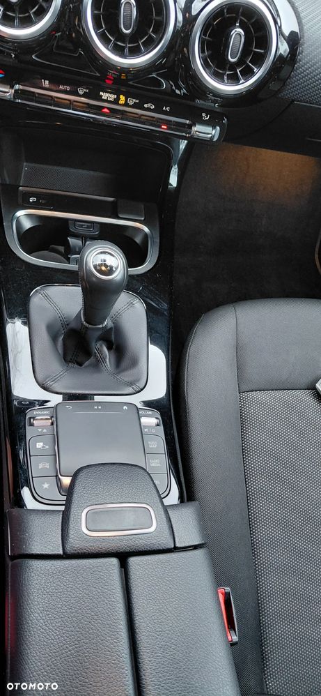 Mercedes-Benz CLA 180 Edition 2022 - 7