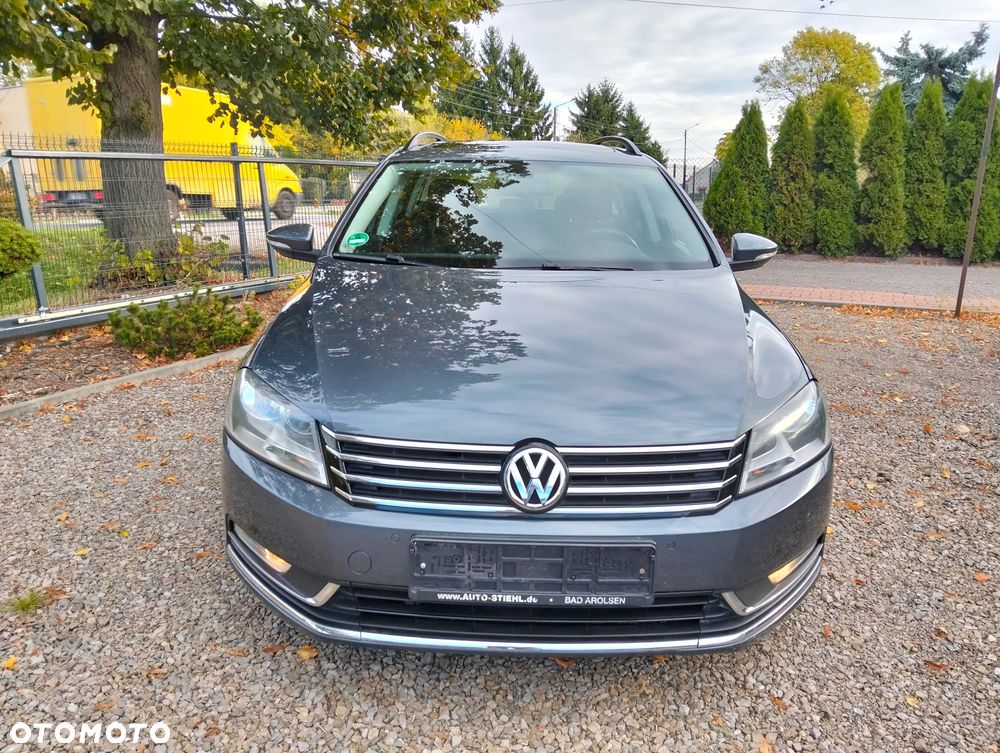 Volkswagen Passat - 1