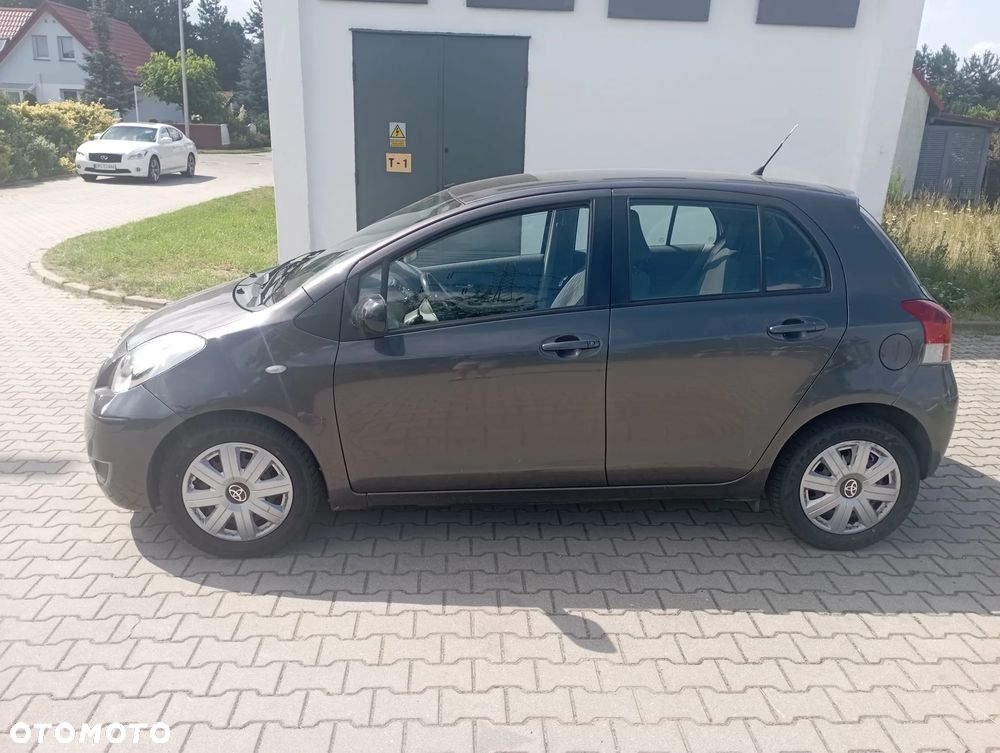 Toyota Yaris 1.33 Luna - 4