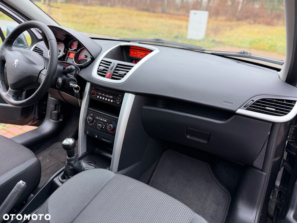 Peugeot 207 HDi FAP 90 (Blue Lion) Business-Line Niveau 2 - 30