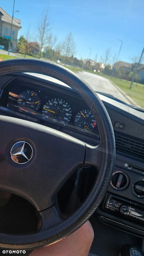Mercedes-Benz W201 (190) - 8