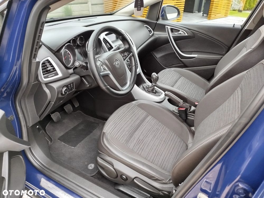 Opel Astra 1.4 Turbo 150 Jahre - 8