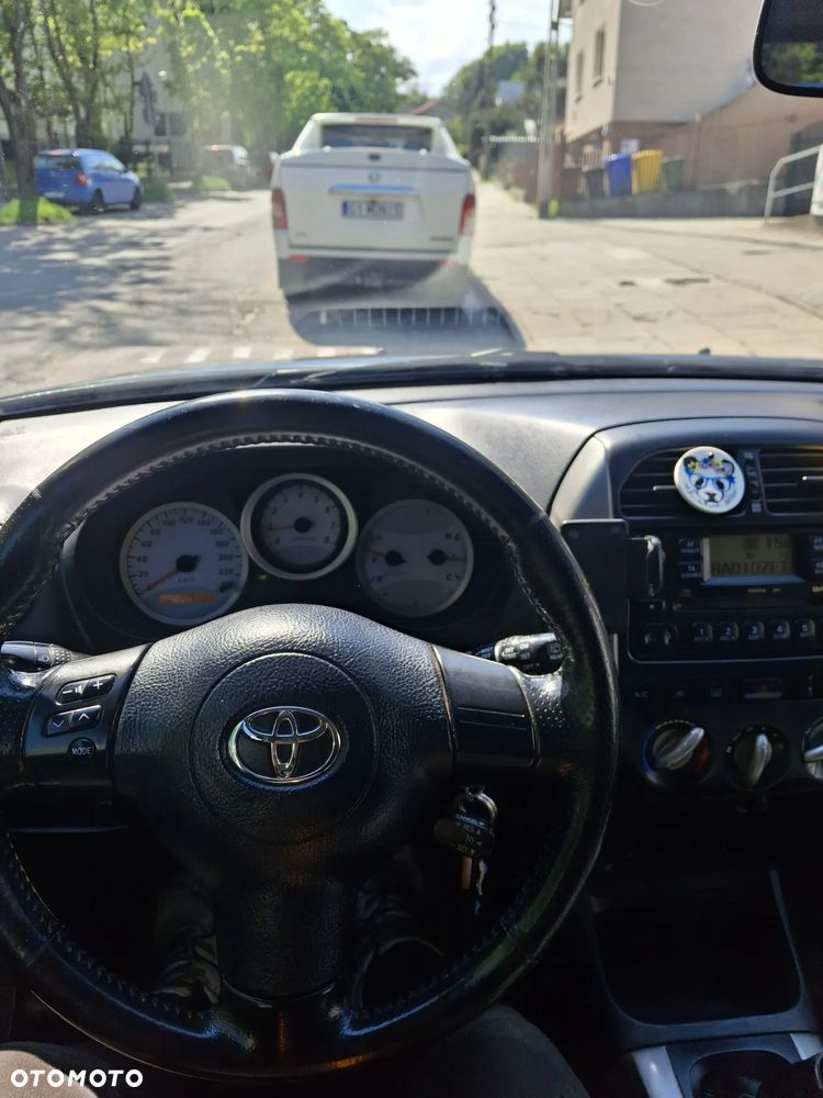 Toyota RAV4 2.0 VVT-i 4x4 - 6
