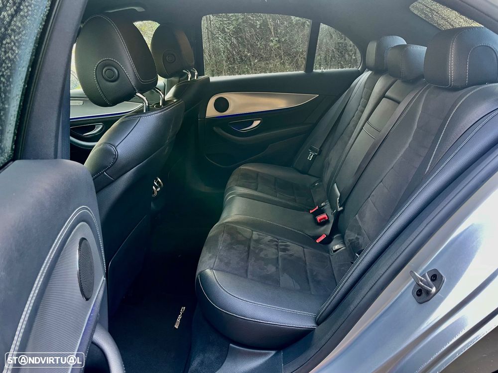 Mercedes-Benz E 300 d AMG Line - 12