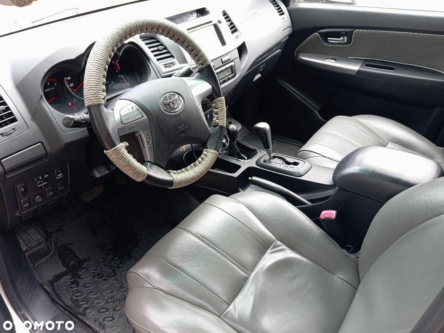 Toyota Hilux 3.0 D-4D SR5 - 10