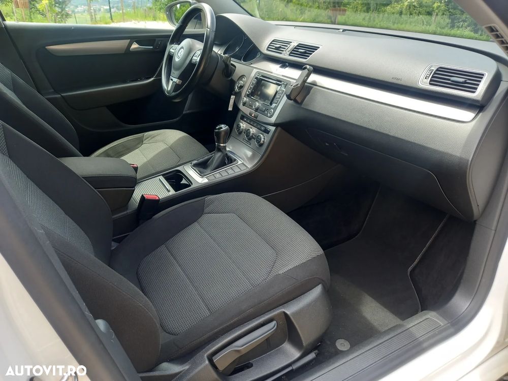 Volkswagen Passat 2.0 TDI BlueMotion Technology Comfortline - 9