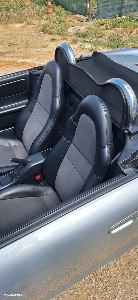 Toyota MR2 Roadster - 32