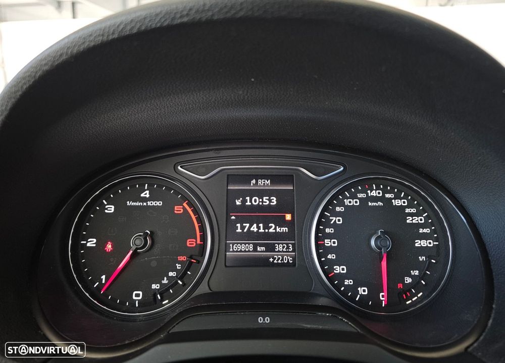 Audi A3 Sportback 1.6 TDI Attraction Ultra - 11