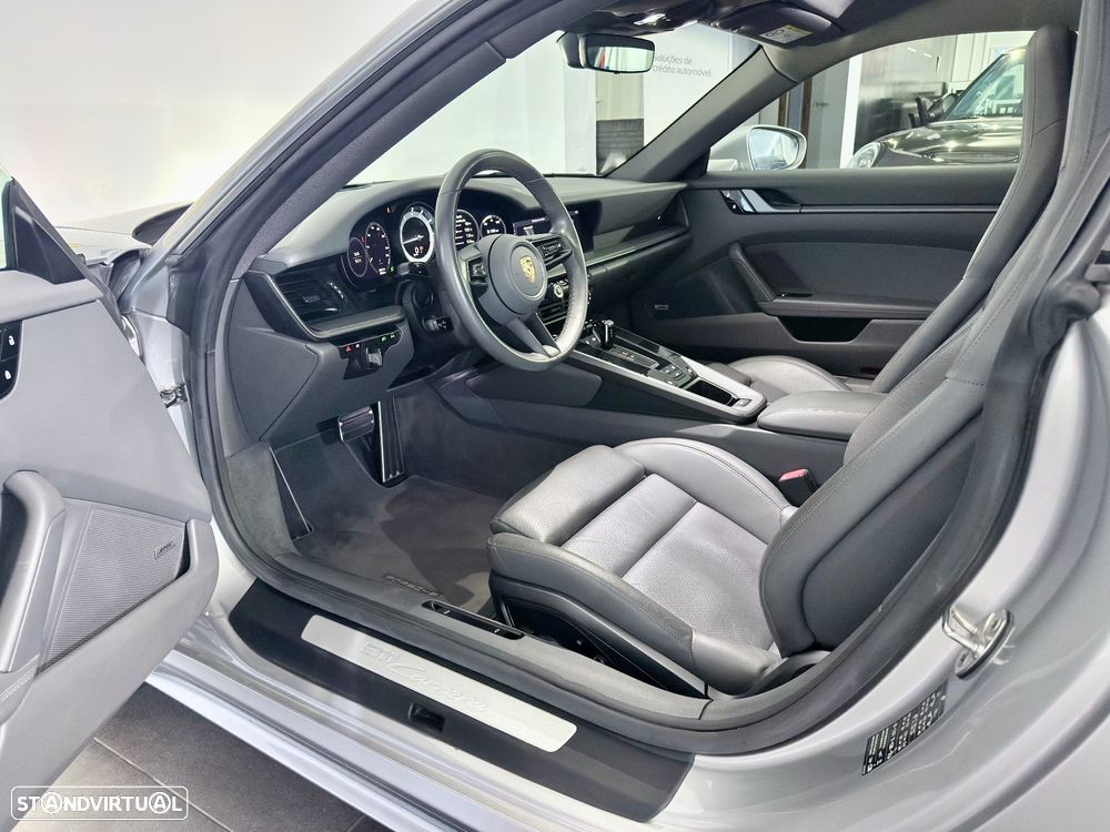 Porsche 911 (992) Carrera PDK - 18