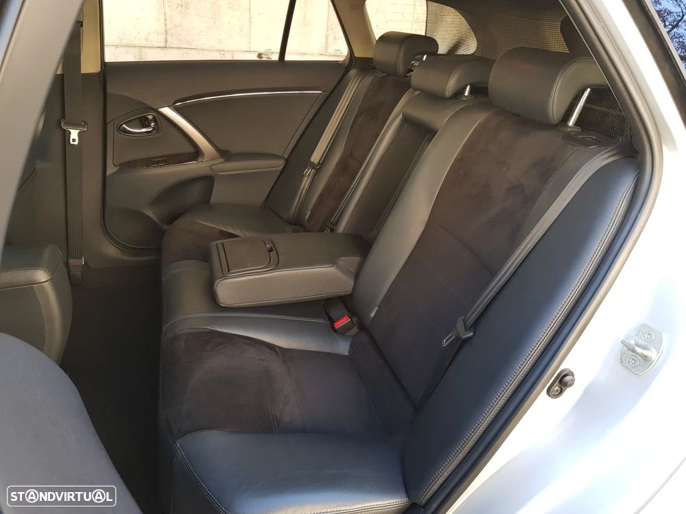 Toyota Avensis SW 2.0 D-4D Luxury+Navi - 33