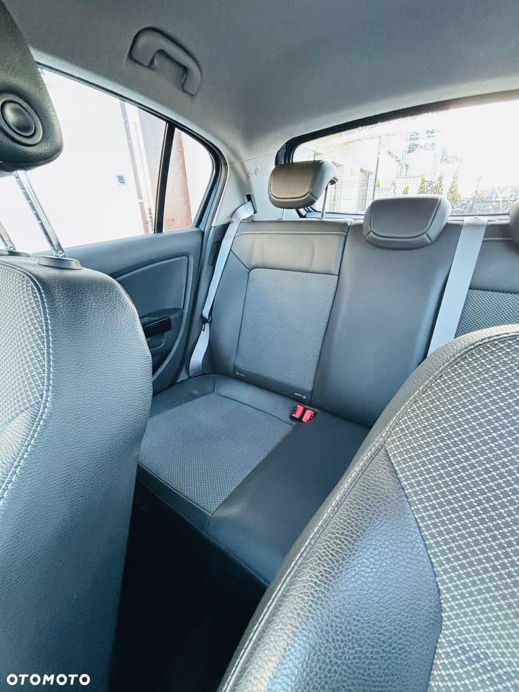 Opel Corsa 1.4 16V Cosmo - 8