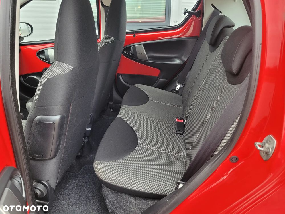 Toyota Aygo x-clusive Style Selection - 22