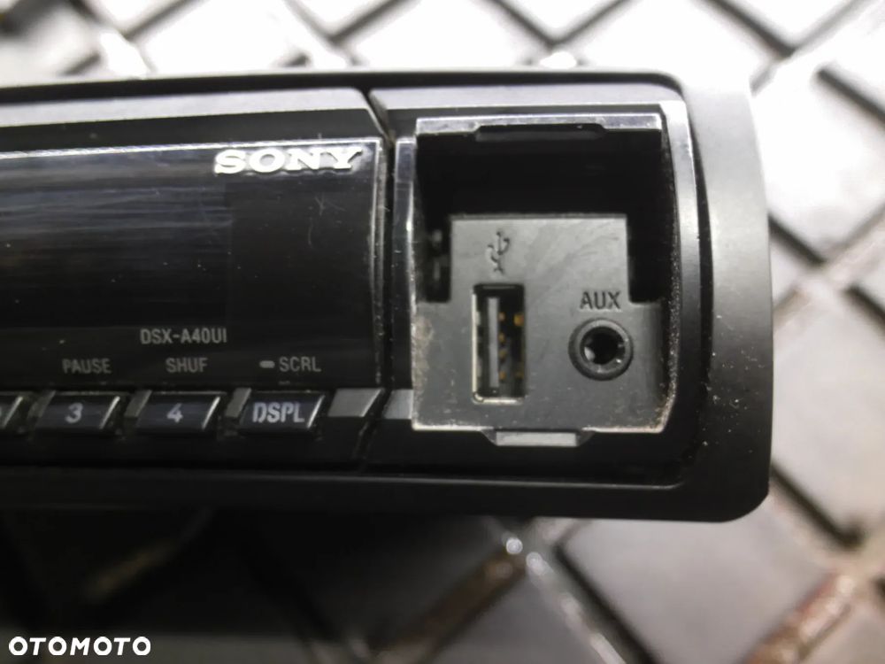 SONY DSX-A40UI Radioodtwarzacz samochodowy Sony o mocy wyjściowej 4 x 55. Obsługuje format: MP3 - 3