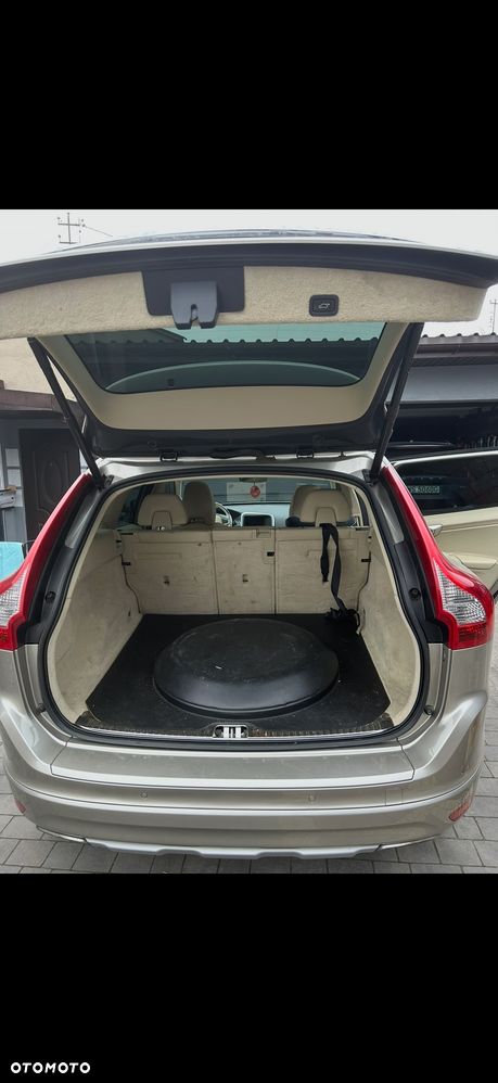 Volvo XC 60 T6 AWD Momentum - 40