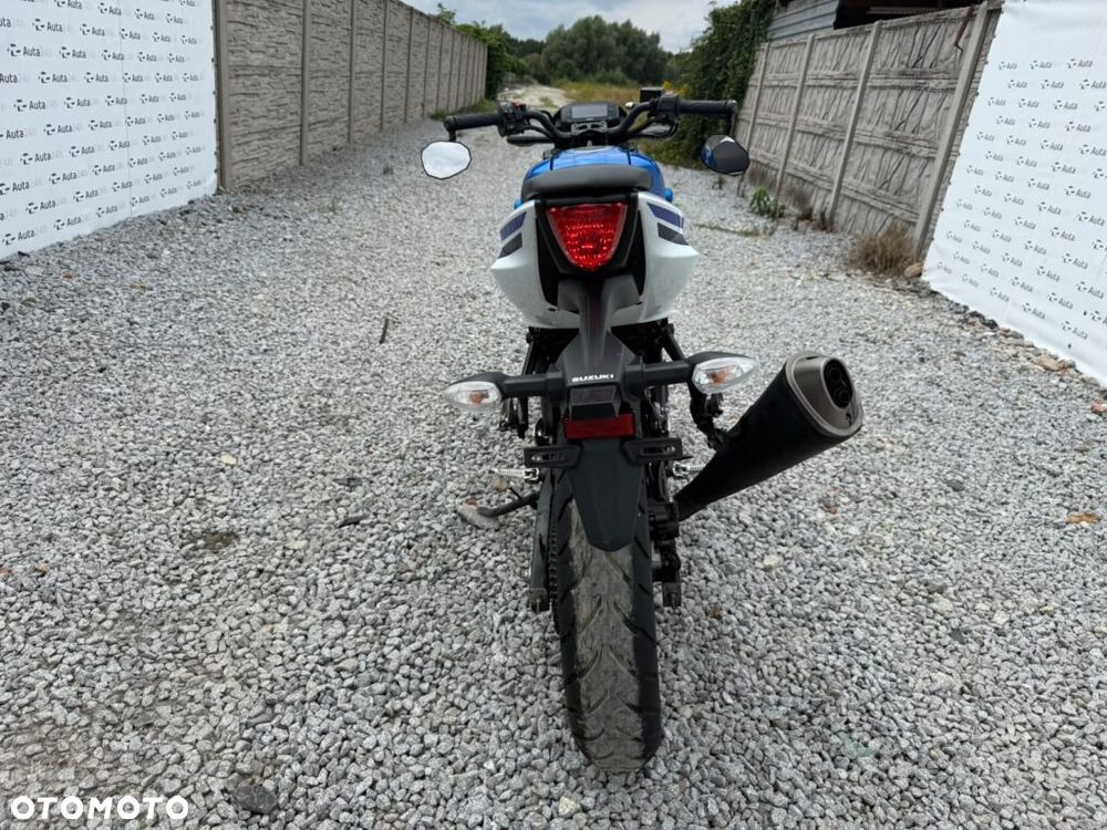 Suzuki GSX - 6