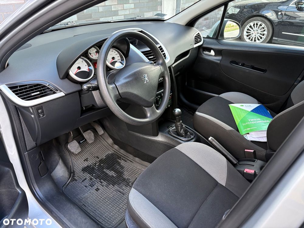 Peugeot 207 1.4 16V Trendy - 9