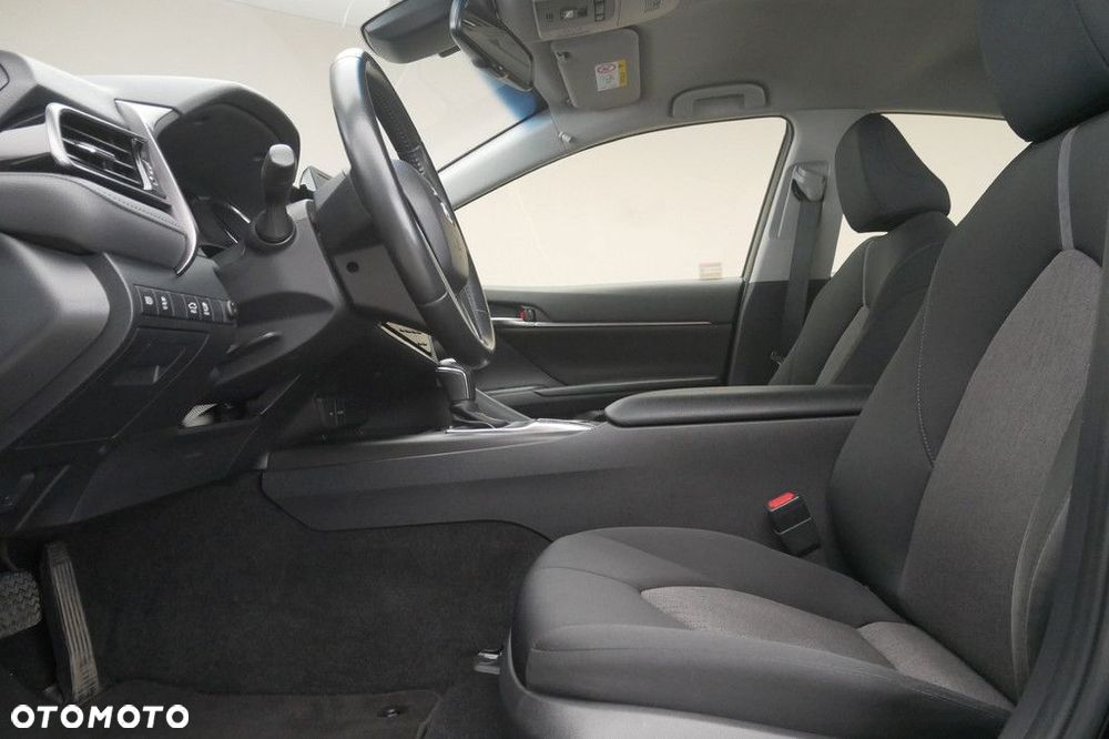 Toyota Camry 2.5 Hybrid Comfort CVT - 12