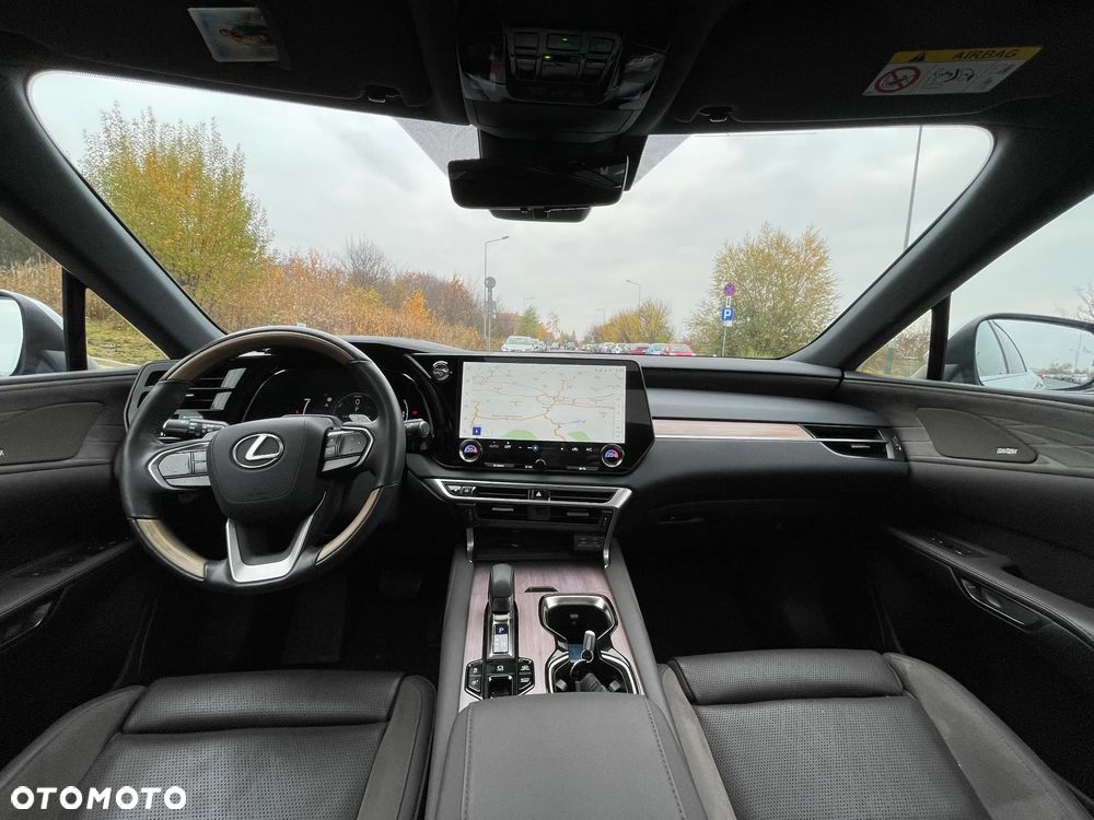 Lexus RX 450h+ Omotenashi - 11