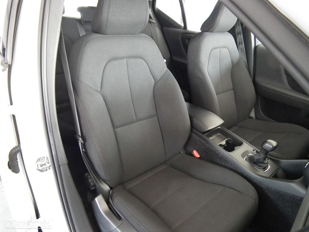 Volvo XC 40 2.0 D3 Momentum - 16