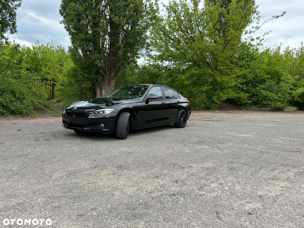 BMW Seria 3 320d Sport Line - 3