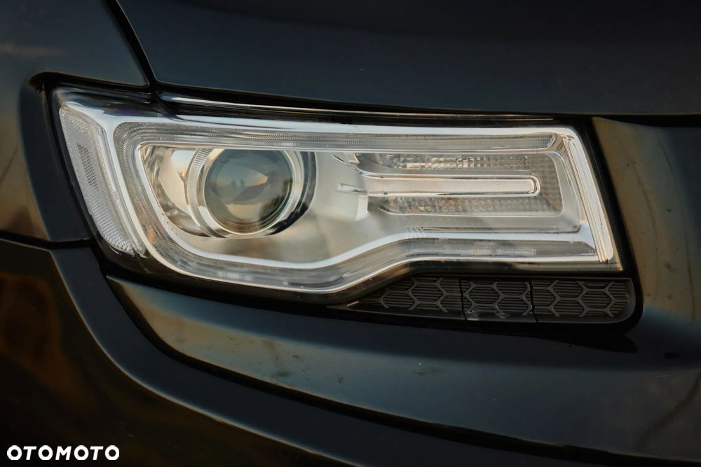 Jeep Grand Cherokee - 20