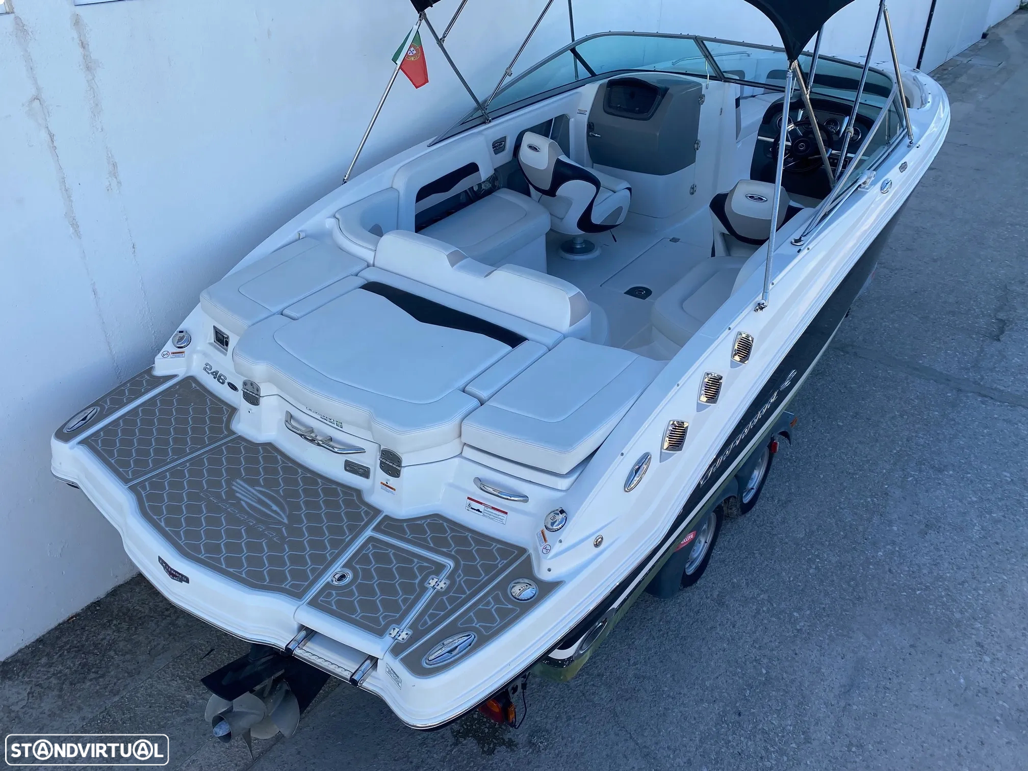 Chaparral 246 SSi - 10