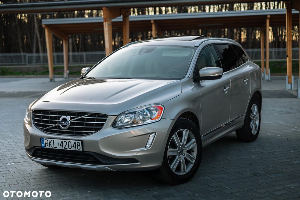 Volvo XC 60 T6 AWD Drive-E Momentum - 1