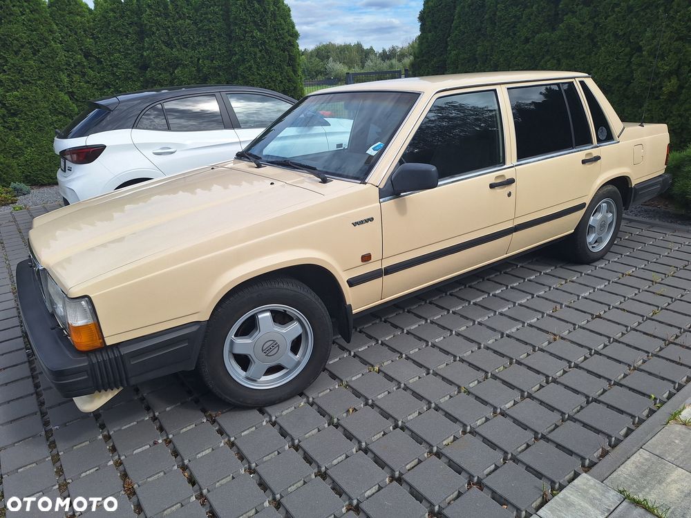 Volvo Seria 700 - 24