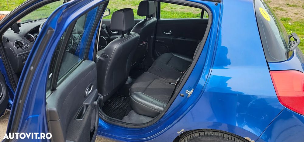 Renault Clio III 1.4 Privilege - 10