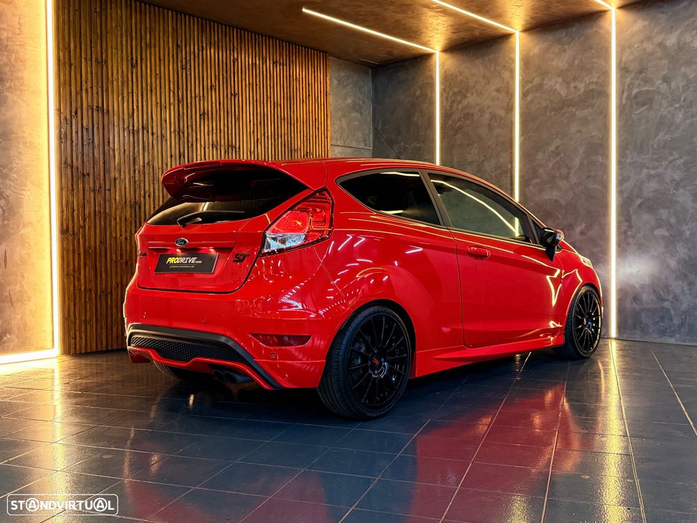 Ford Fiesta 1.6 EcoBoost c/ Pack Pele Desportiva ST - 4