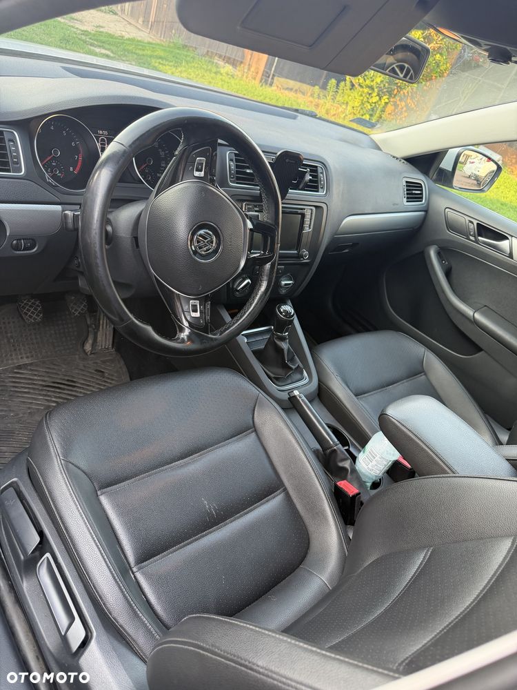 Volkswagen Jetta - 7