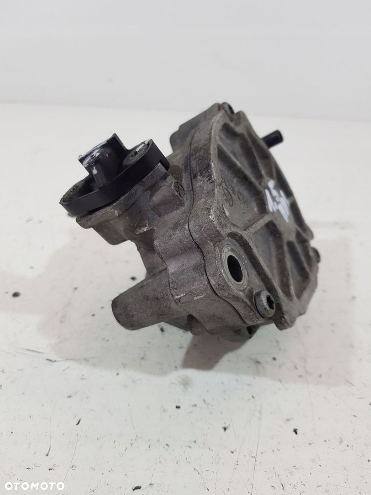 pompa vacum 9804021880 peugeot citroen 1.5hdi - 4