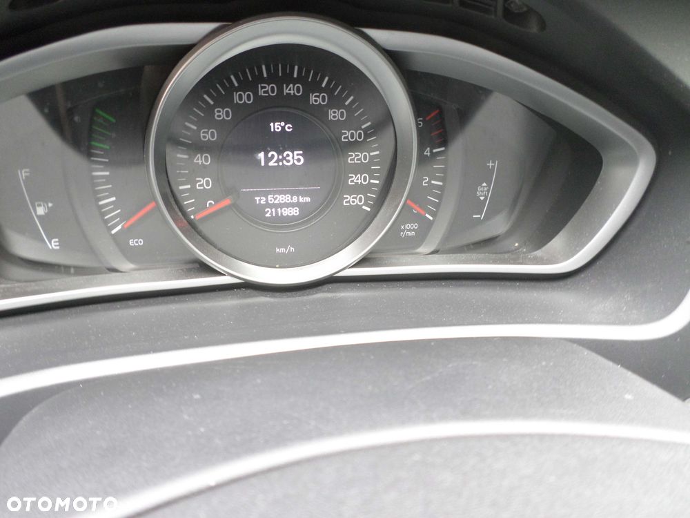 Volvo V40 Cross Country - 8