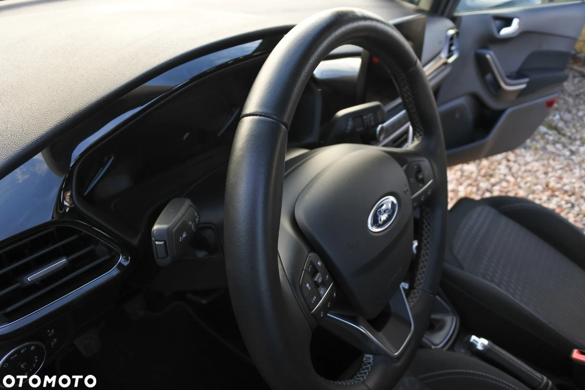Ford Fiesta 1.0 EcoBoost S&S TITANIUM - 21