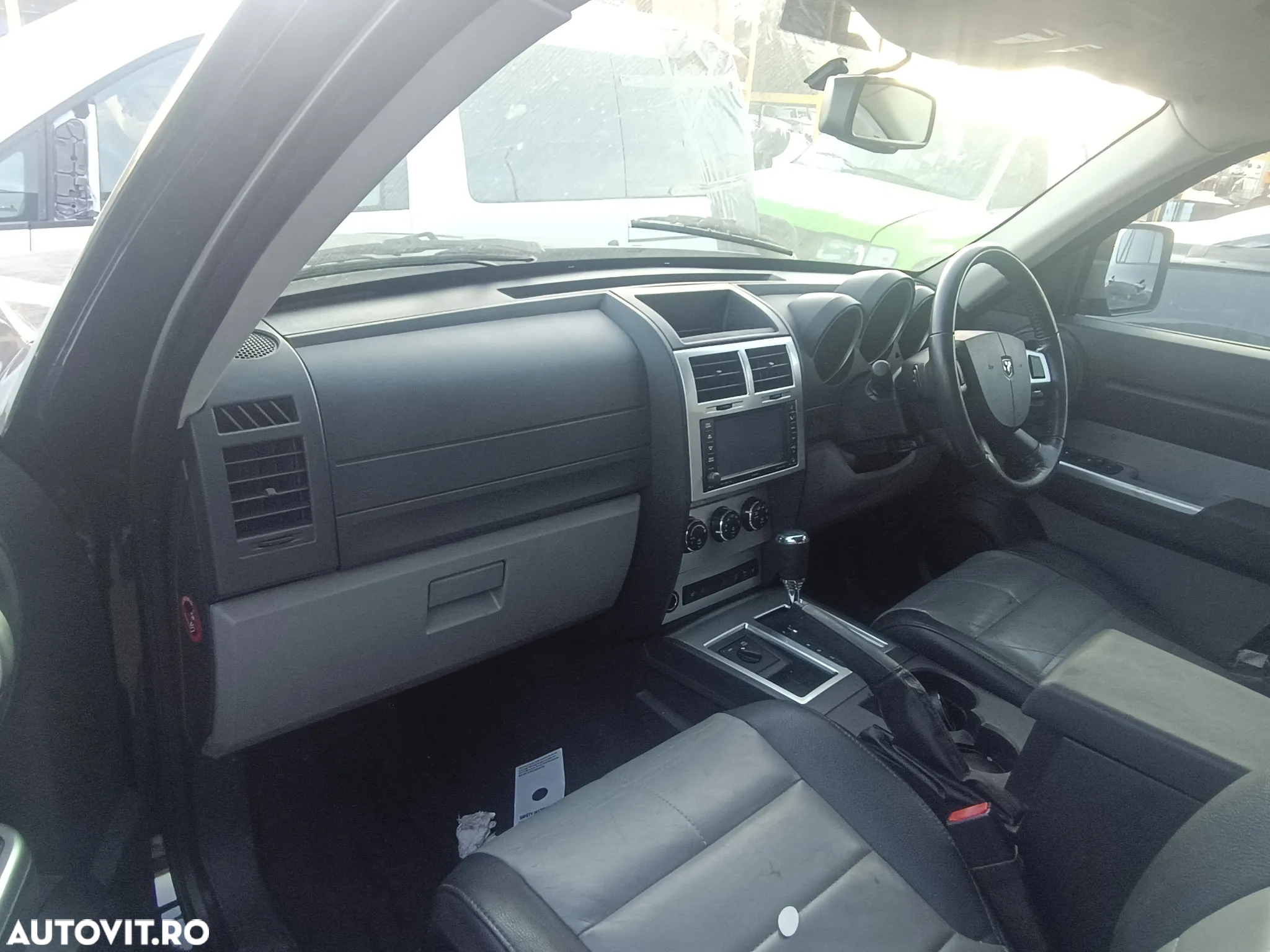 Dezmembrez Dodge Nitro 2.8crd automat - 3