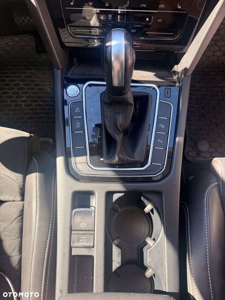 Volkswagen Passat 2.0 TDI EVO Elegance DSG - 13