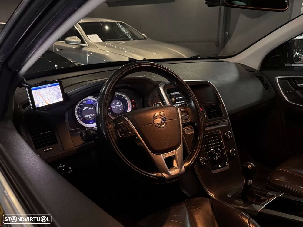 Volvo XC 60 2.0 D4 R-Design Start/Stop - 16