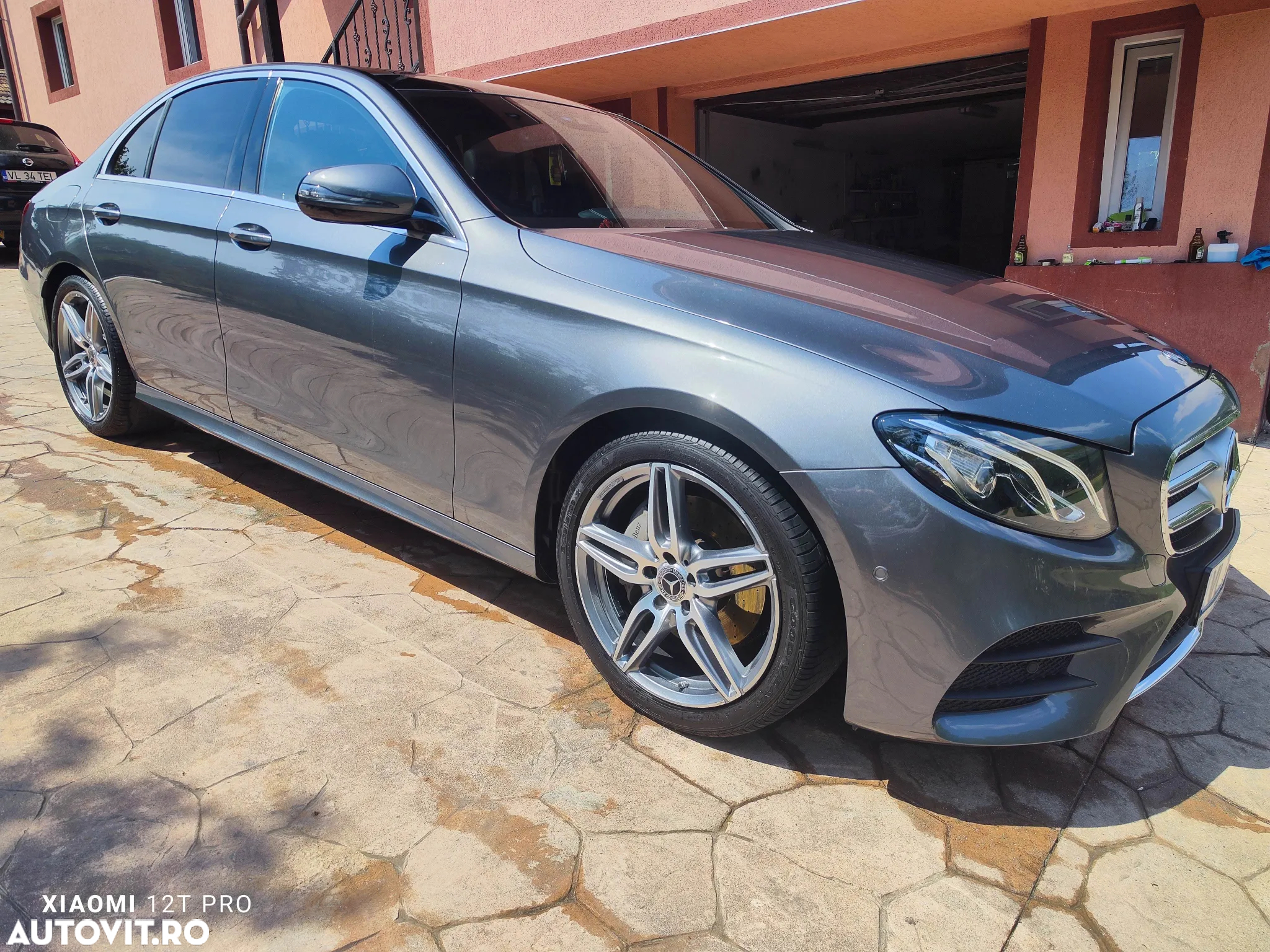 Mercedes-Benz E 220 d T 9G-TRONIC AMG Line - 21
