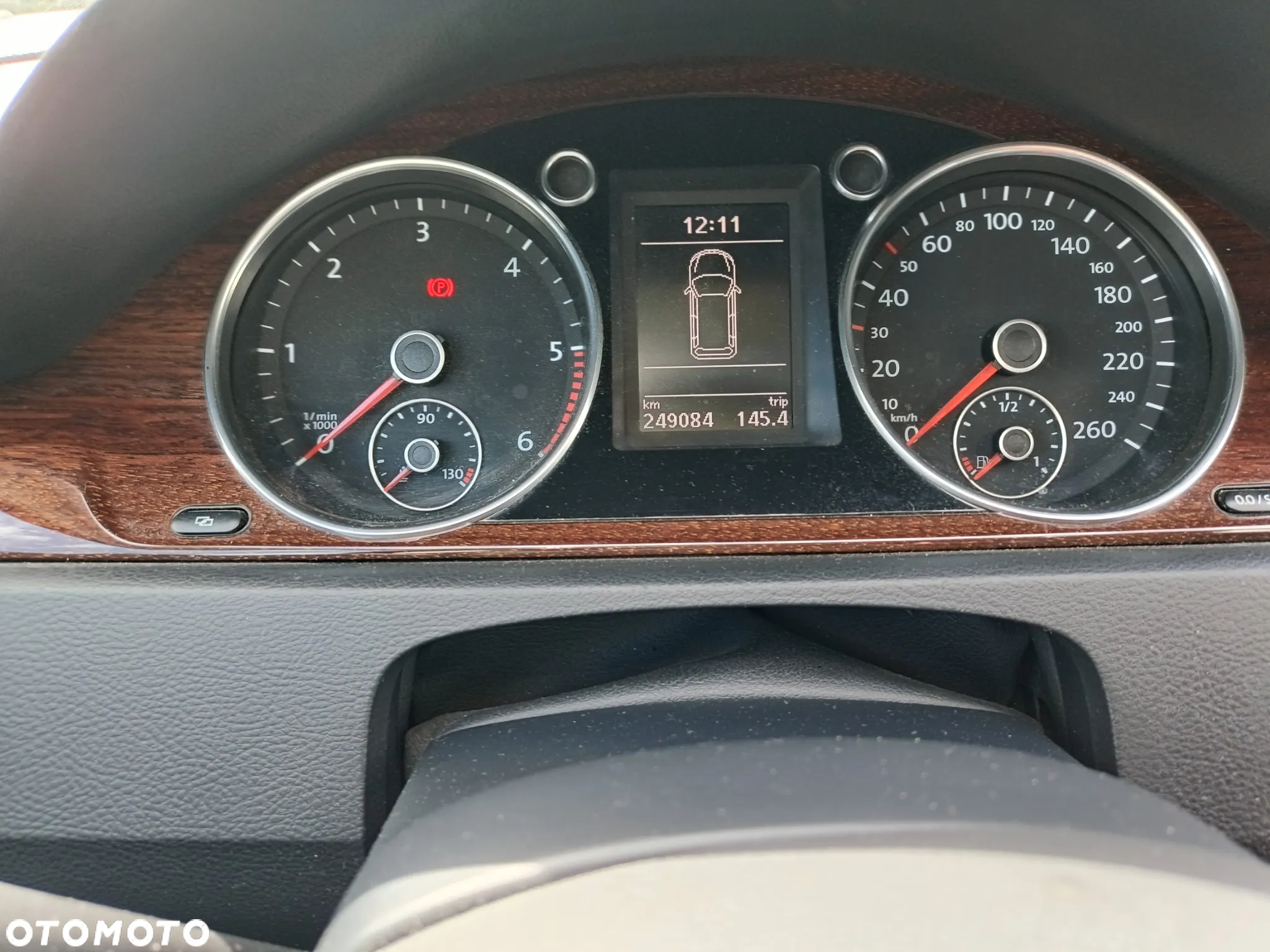Volkswagen Passat 2.0 TDI DPF Highline - 9