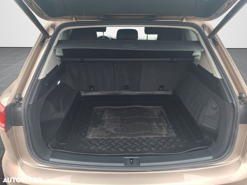 Volkswagen Touareg - 17