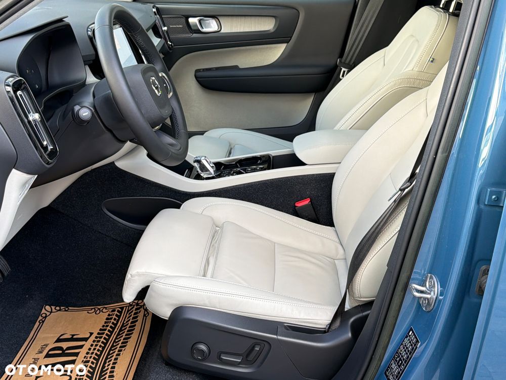 Volvo XC 40 B3 B DKG Ultra Black Edition - 6