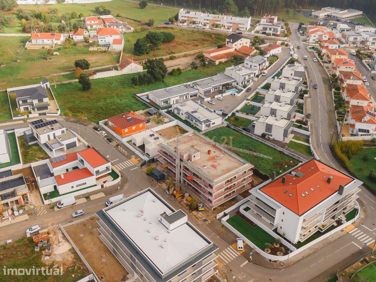 EDIFÍCIO ESSENZA | PARCEIROS — T4 NOVO com Logradouro - Grande imagem: 4/13